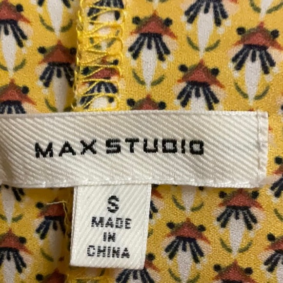 Max Studio flutter sleeve printed blouse, size S - Picture 3 of 7